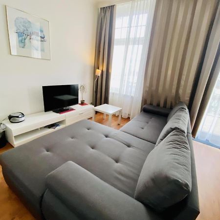 Doppelzimmer Humidor, Direkt Am Alten Strom Rostock Ngoại thất bức ảnh