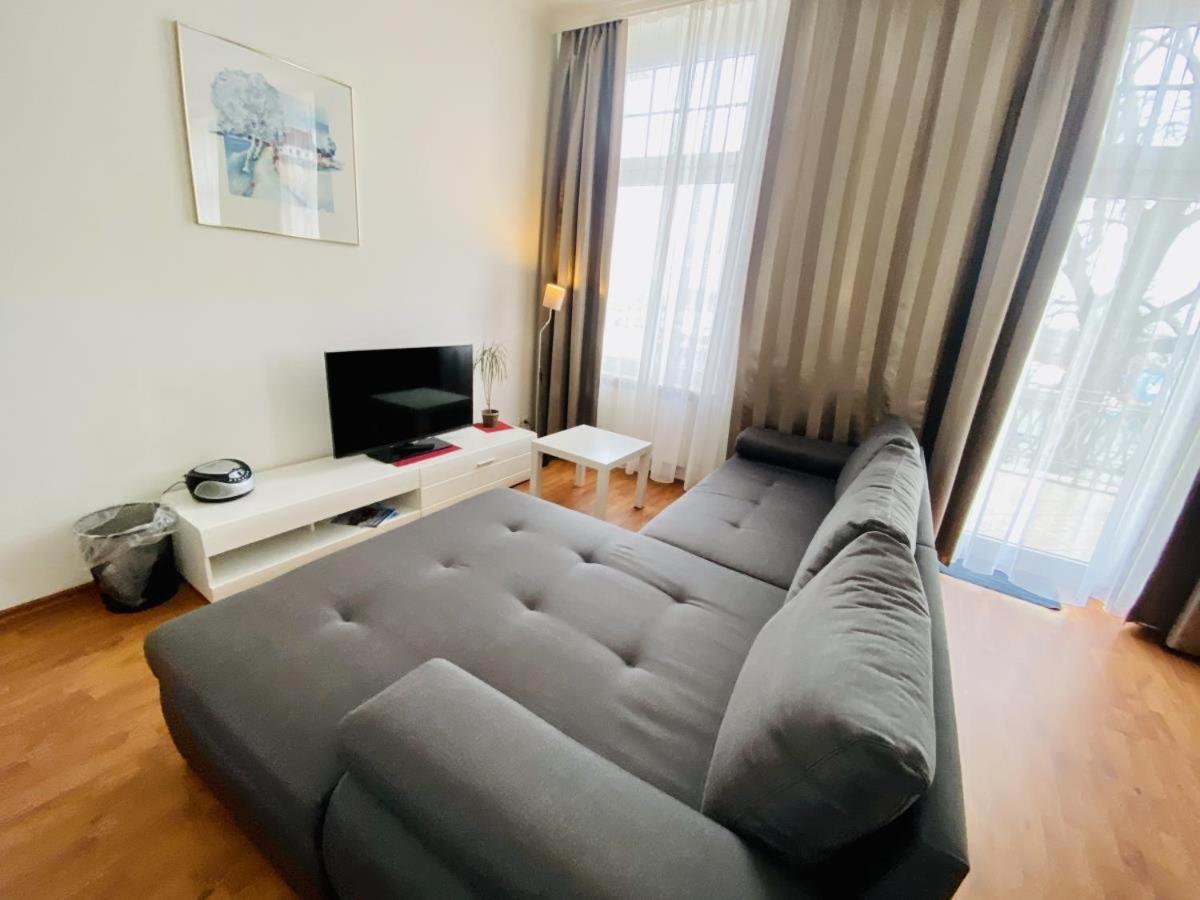 Doppelzimmer Humidor, Direkt Am Alten Strom Rostock Ngoại thất bức ảnh